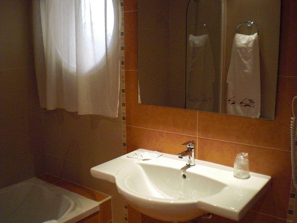 Ciudad Del Renacimiento Hotel Баеза Екстериор снимка