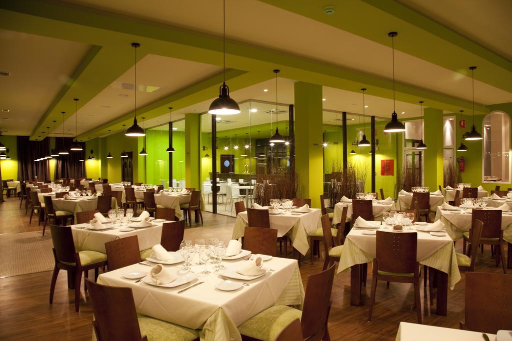 Ciudad Del Renacimiento Hotel Баеза Ресторант снимка