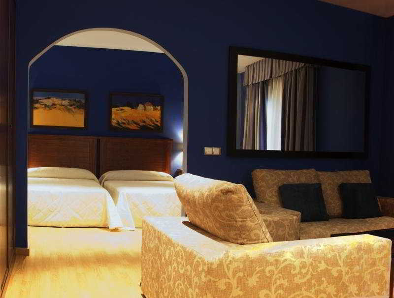 Ciudad Del Renacimiento Hotel Баеза Стая снимка
