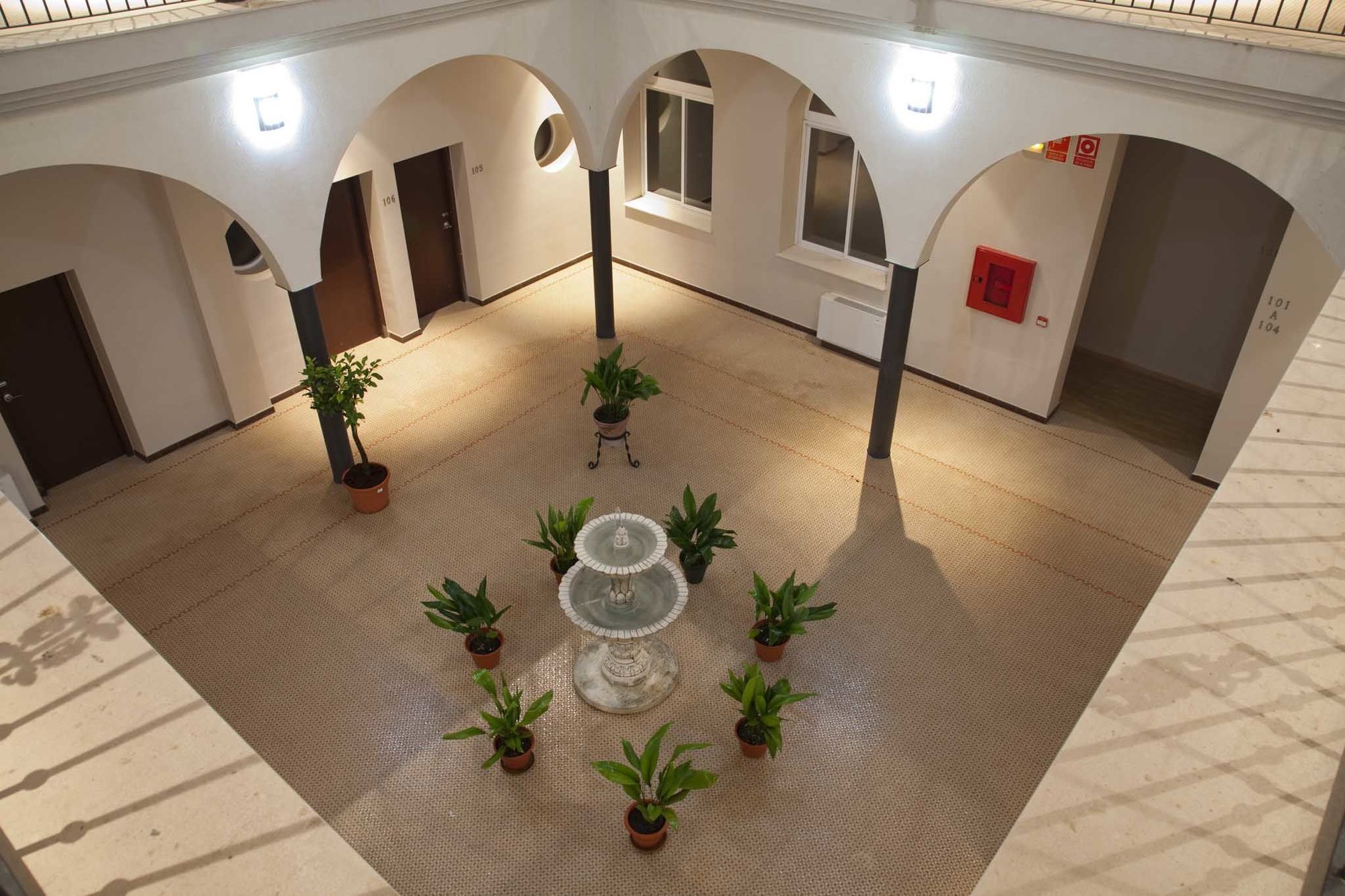 Ciudad Del Renacimiento Hotel Баеза Екстериор снимка