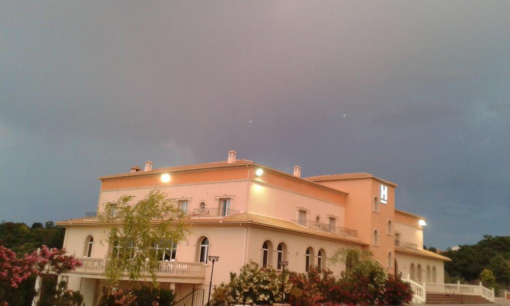 Ciudad Del Renacimiento Hotel Баеза Екстериор снимка
