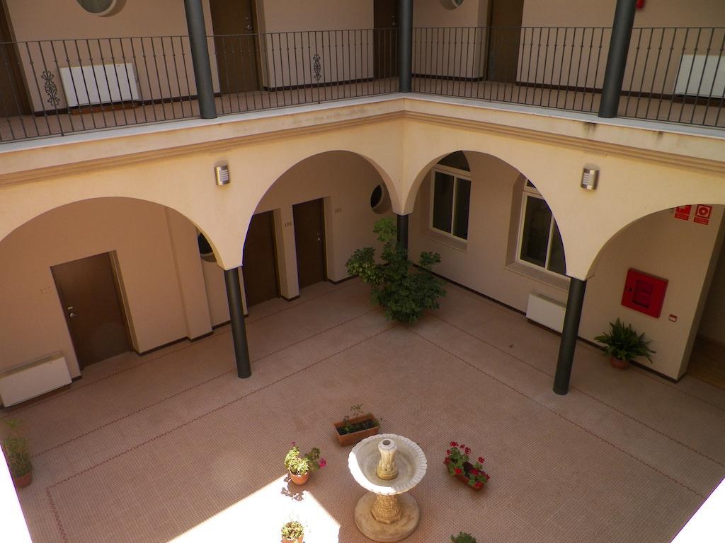 Ciudad Del Renacimiento Hotel Баеза Екстериор снимка